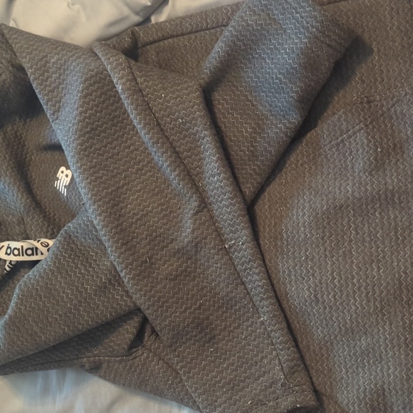 NEW BALANCE HOODIE GRAY, EXCELLENT USED CONDITION 🔥 - Picture 4 of 5